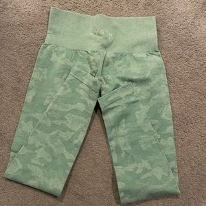 NVGTN leggings never worn